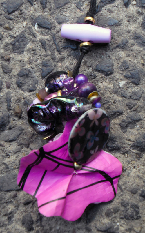 Collier-sculpture violet Claire de Montardy